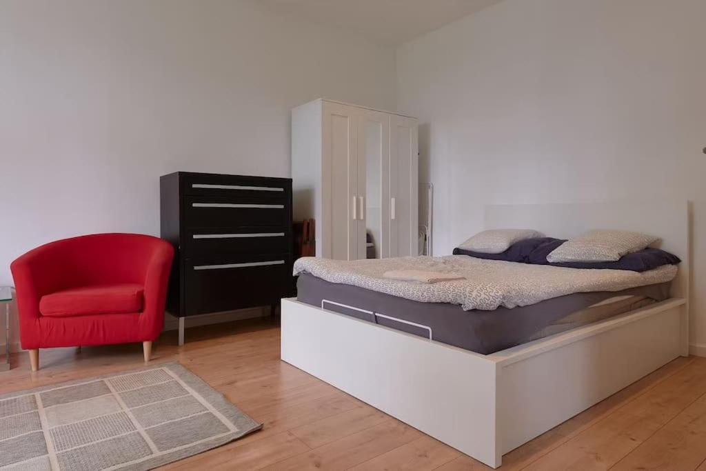 Studio-apartment Mit Garten Apartment Wien